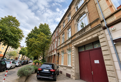 Mehrfamilienhaus in Düsseldorf mit historischer Altbaufassade